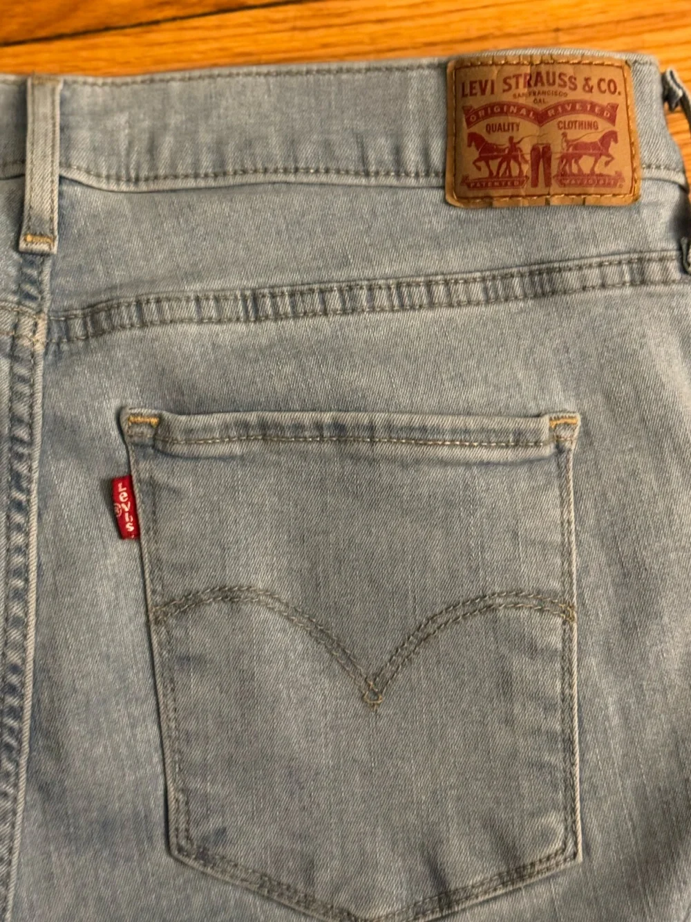 Levi's Light Wash Super  Skinny Leg Jeans Size 32